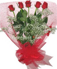 5 adet kirmizi gülden buket tanzimi  Erzurum online çiçek gönderme sipariş 