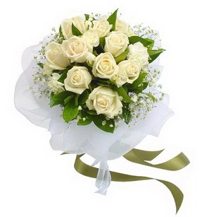  Erzurum internetten çiçek satışı  11 adet benbeyaz güllerden buket