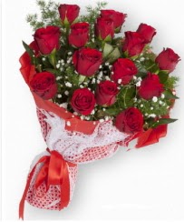11 adet kırmızı gül buketi  Erzurum İnternetten çiçek siparişi 
