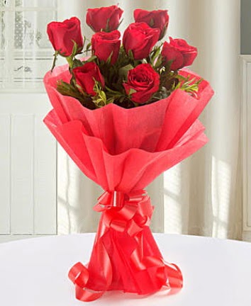 9 adet kırmızı gülden modern buket  Erzurum internetten çiçek siparişi 