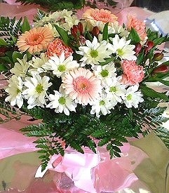  Erzurum hediye sevgilime hediye çiçek  karma büyük ve gösterisli mevsim demeti 
